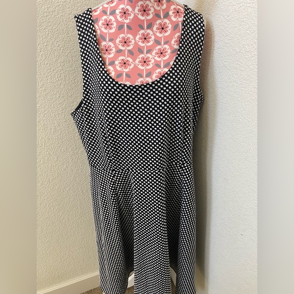 Lane Bryant flattering and fun dress - Picture 1 of 3